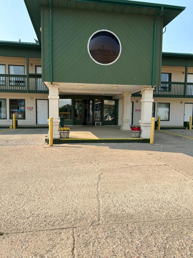Goodknight Inn Lloydminster Exteriör bild